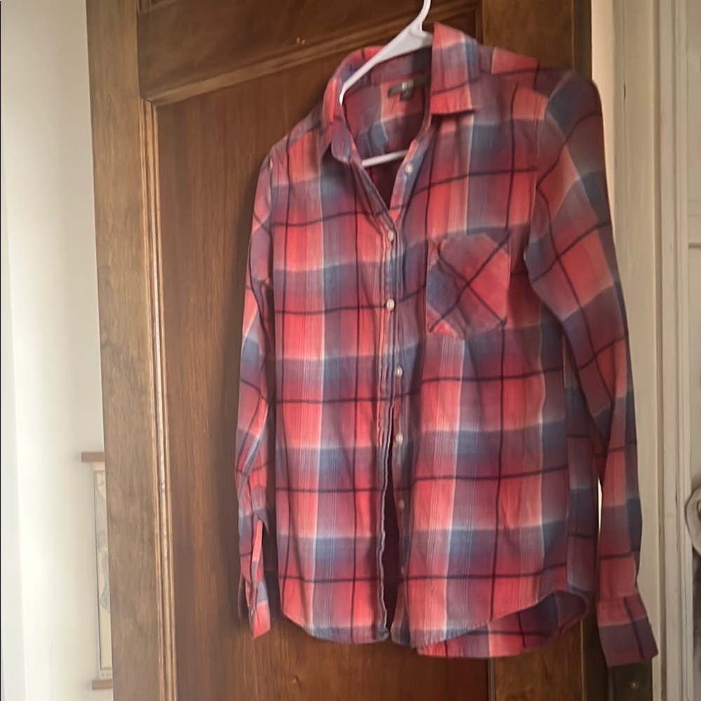 Uniqlo Pink and Blue Plaid Casual Button Down Shirt